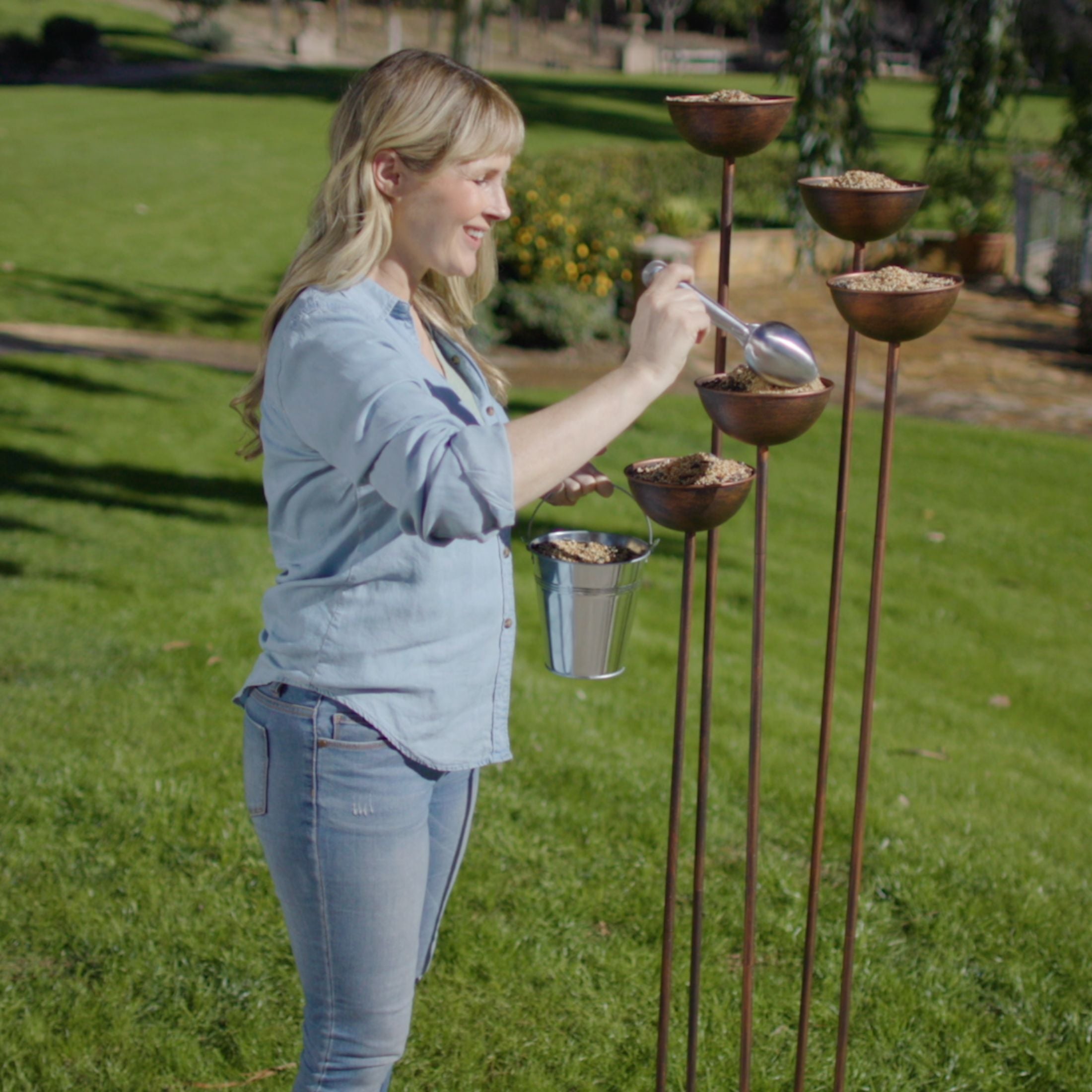 Giorgio Standing Bird Feeder