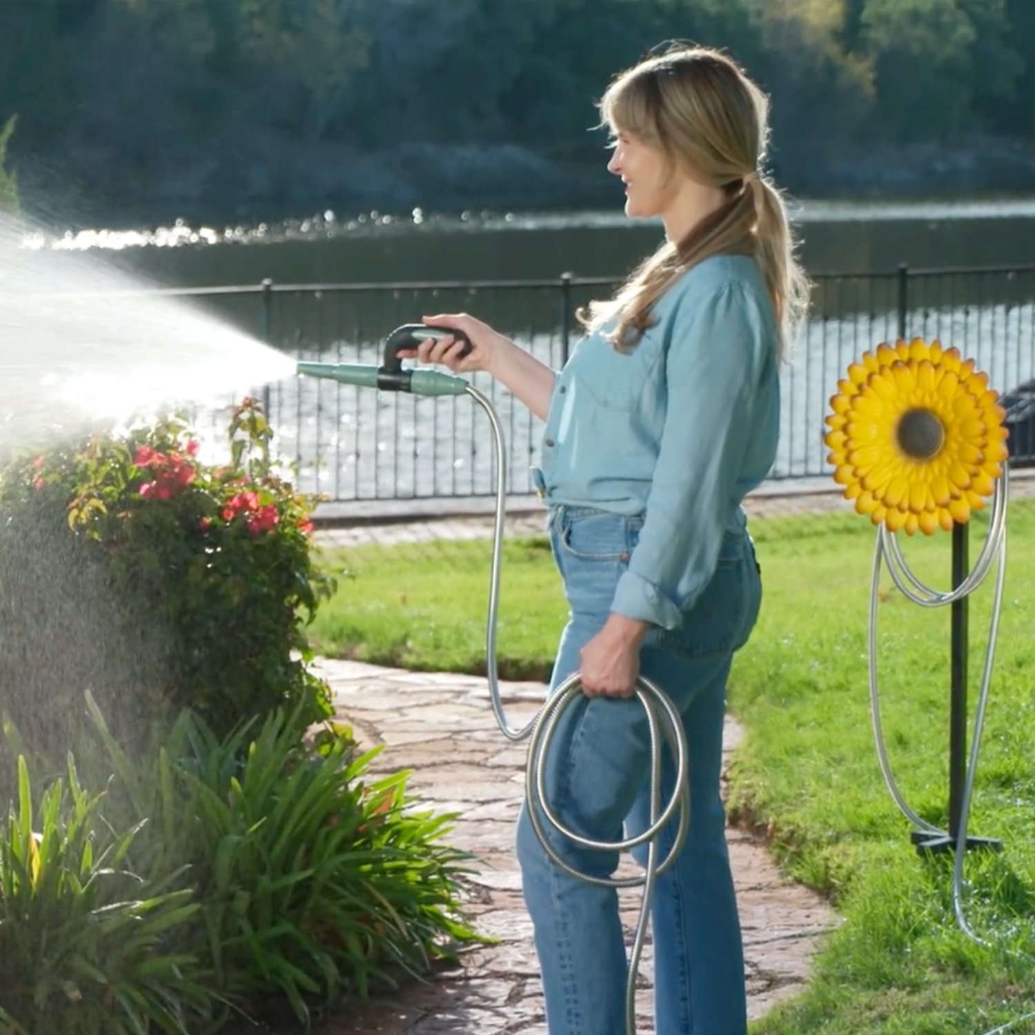 Expanding Metal Garden Hose with Grip Switch