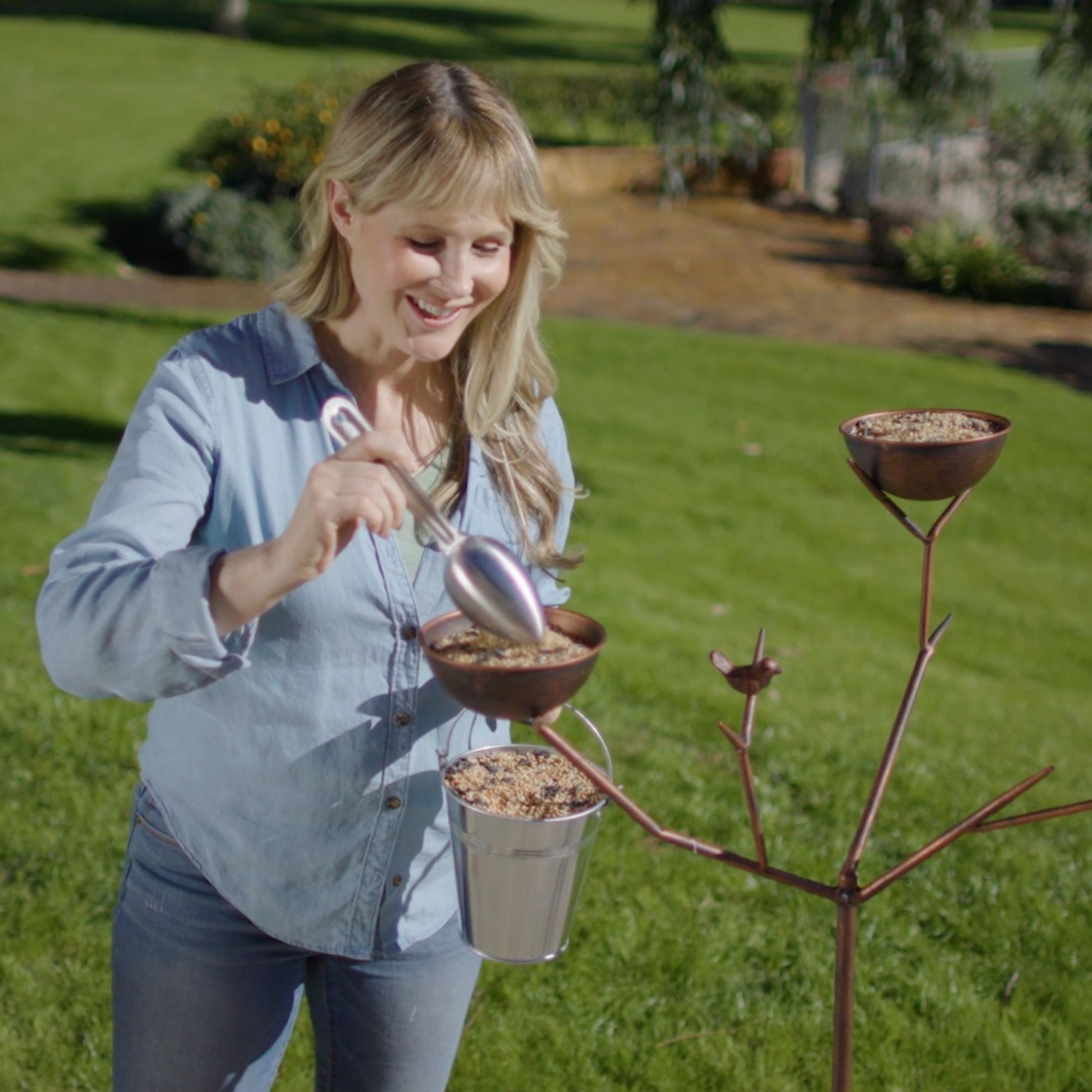 Alberto Standing Bird Feeder